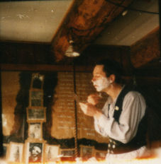 Bien Shaving in his atelier, 1982