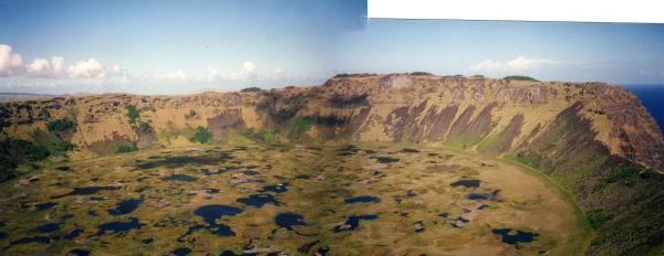 Rano Kao Crater, Easter Island, Photo Waldo Bien
